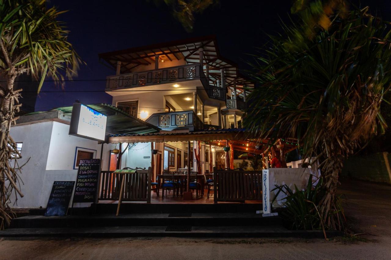 Bluewhale Beach Hotel Tangalle Exteriör bild
